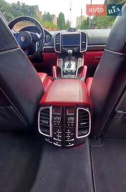 Внедорожник / Кроссовер Porsche Cayenne 2013 в 