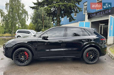 Внедорожник / Кроссовер Porsche Cayenne 2021 в 
