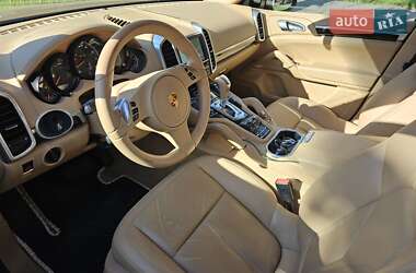 Внедорожник / Кроссовер Porsche Cayenne 2013 в 