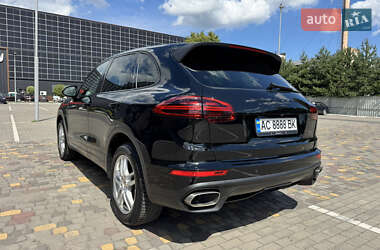 Позашляховик / Кросовер Porsche Cayenne 2015 в 