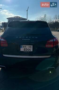 Внедорожник / Кроссовер Porsche Cayenne 2014 в 