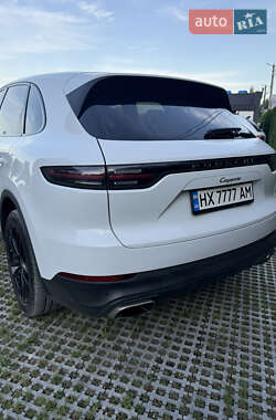 Внедорожник / Кроссовер Porsche Cayenne 2018 в 