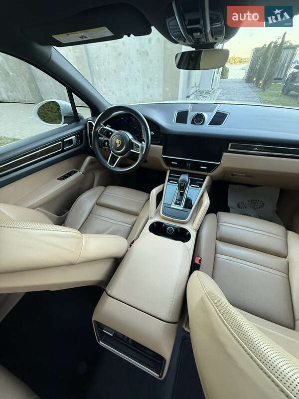 Внедорожник / Кроссовер Porsche Cayenne 2018 в Львове