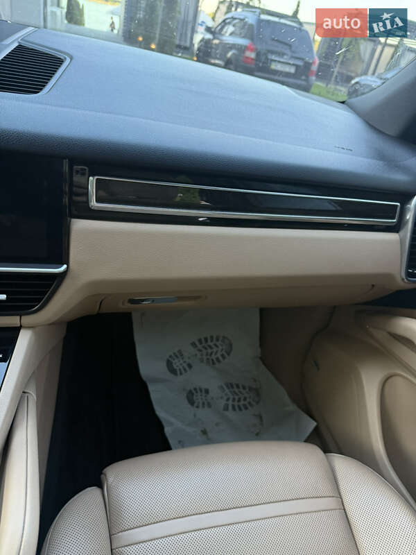 Внедорожник / Кроссовер Porsche Cayenne 2018 в Львове