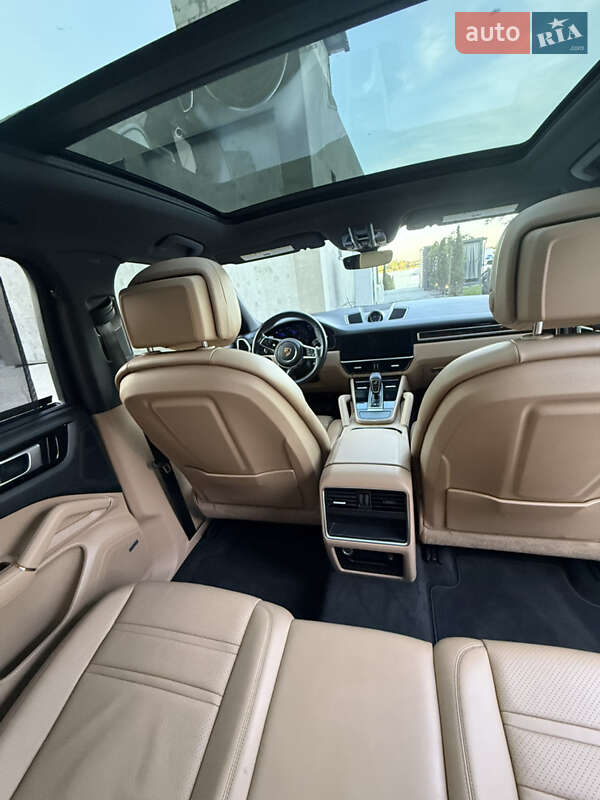 Внедорожник / Кроссовер Porsche Cayenne 2018 в Львове