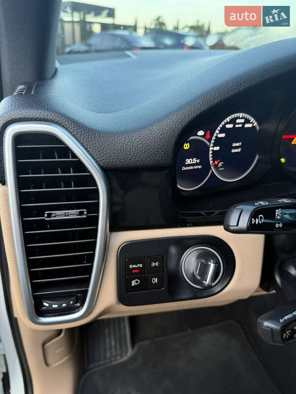 Внедорожник / Кроссовер Porsche Cayenne 2018 в Львове