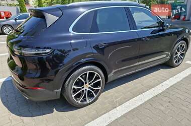 Позашляховик / Кросовер Porsche Cayenne 2018 в 