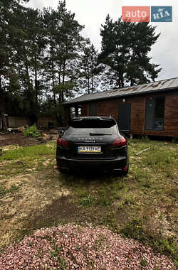 Внедорожник / Кроссовер Porsche Cayenne 2012 в 