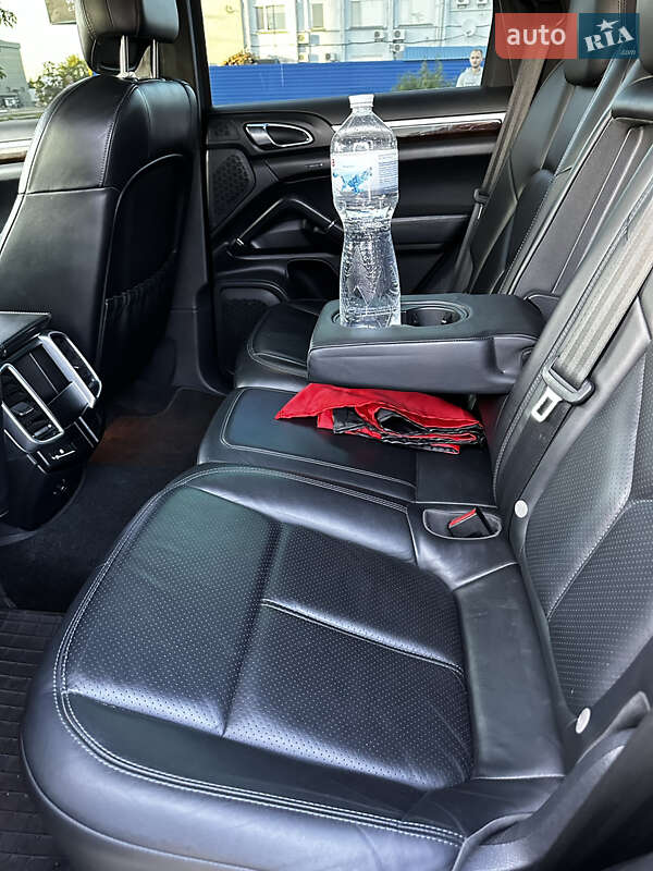 Внедорожник / Кроссовер Porsche Cayenne 2012 в Киеве
