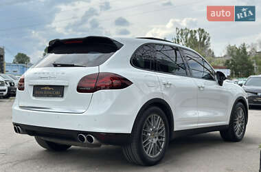 Внедорожник / Кроссовер Porsche Cayenne 2012 в 