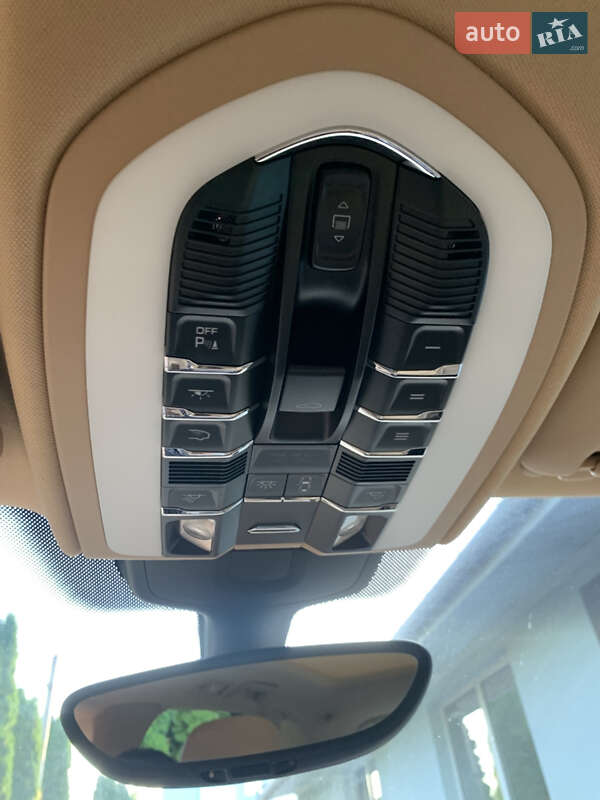 Позашляховик / Кросовер Porsche Cayenne 2016 в Вінниці