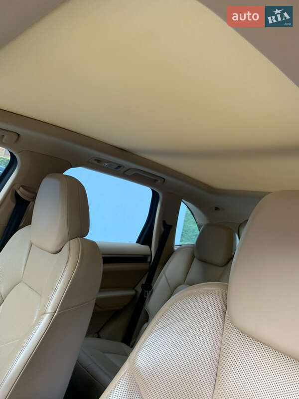 Позашляховик / Кросовер Porsche Cayenne 2016 в Вінниці