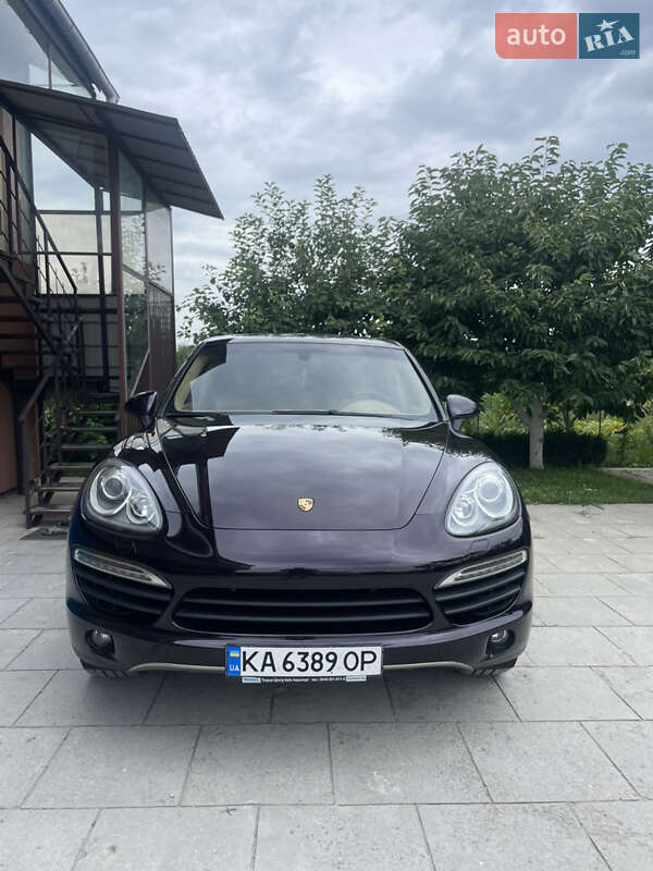 Внедорожник / Кроссовер Porsche Cayenne 2011 в 