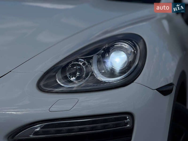 Позашляховик / Кросовер Porsche Cayenne 2013 в Кривому Розі