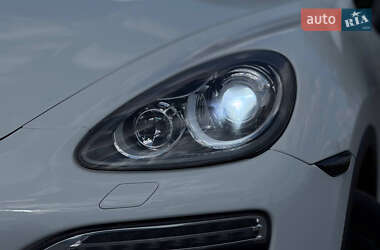 Внедорожник / Кроссовер Porsche Cayenne 2013 в 