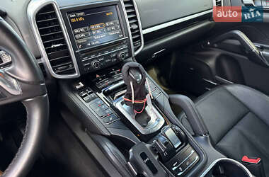 Внедорожник / Кроссовер Porsche Cayenne 2013 в 