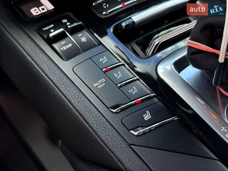 Позашляховик / Кросовер Porsche Cayenne 2013 в Кривому Розі