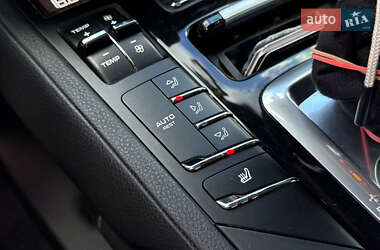 Внедорожник / Кроссовер Porsche Cayenne 2013 в 