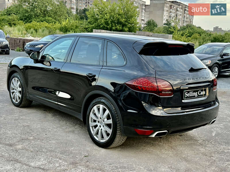 Позашляховик / Кросовер Porsche Cayenne 2011 в Рівному