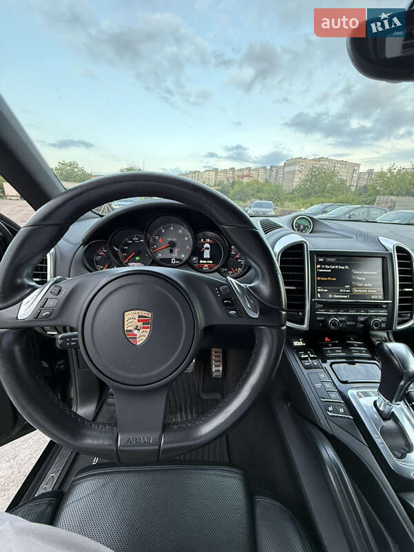 Позашляховик / Кросовер Porsche Cayenne 2011 в Рівному