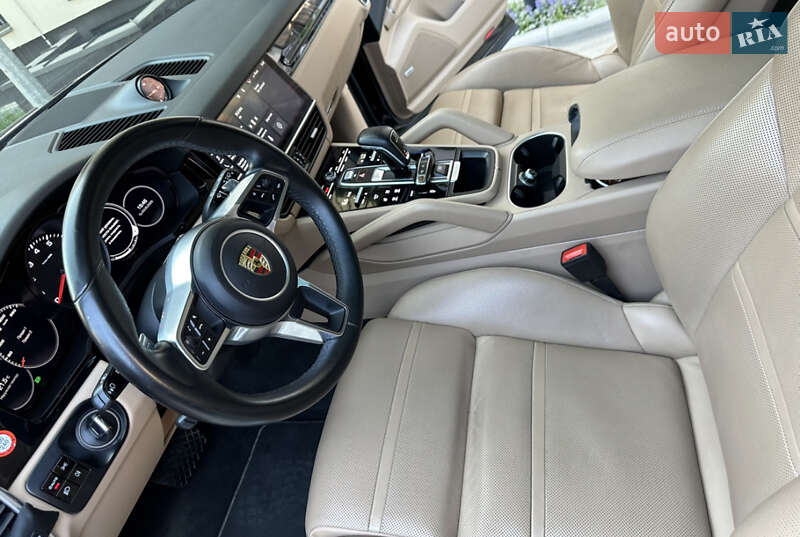 Внедорожник / Кроссовер Porsche Cayenne 2019 в Львове