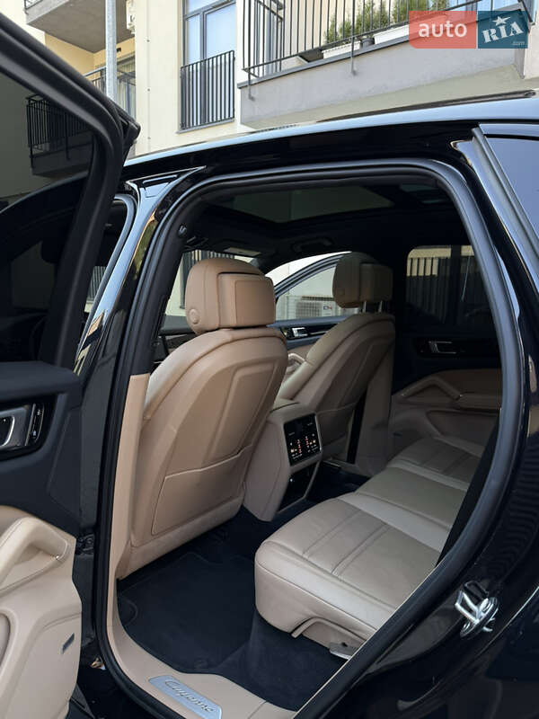 Внедорожник / Кроссовер Porsche Cayenne 2019 в Львове