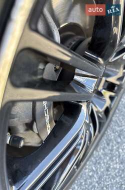 Внедорожник / Кроссовер Porsche Cayenne 2013 в 