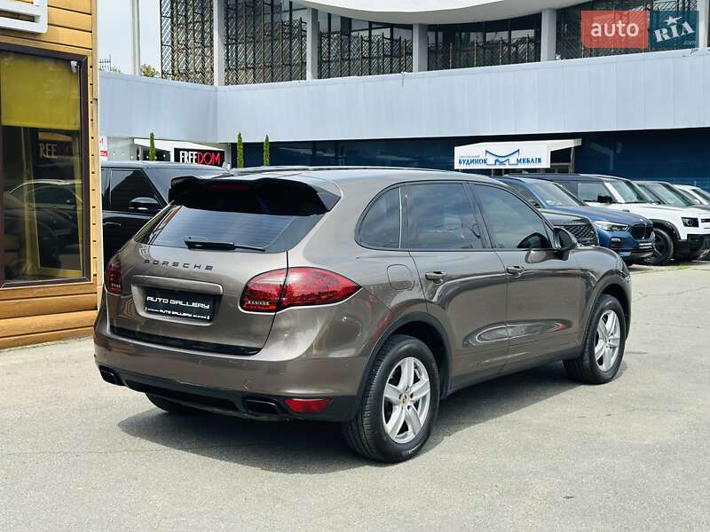 Позашляховик / Кросовер Porsche Cayenne 2014 в Києві