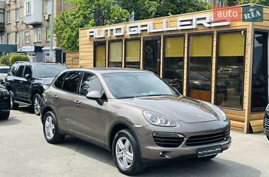 Внедорожник / Кроссовер Porsche Cayenne 2014 в Киеве