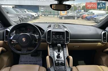Внедорожник / Кроссовер Porsche Cayenne 2014 в 