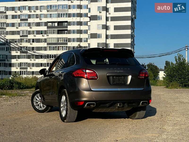 Позашляховик / Кросовер Porsche Cayenne 2013 в Харкові