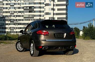 Внедорожник / Кроссовер Porsche Cayenne 2013 в 