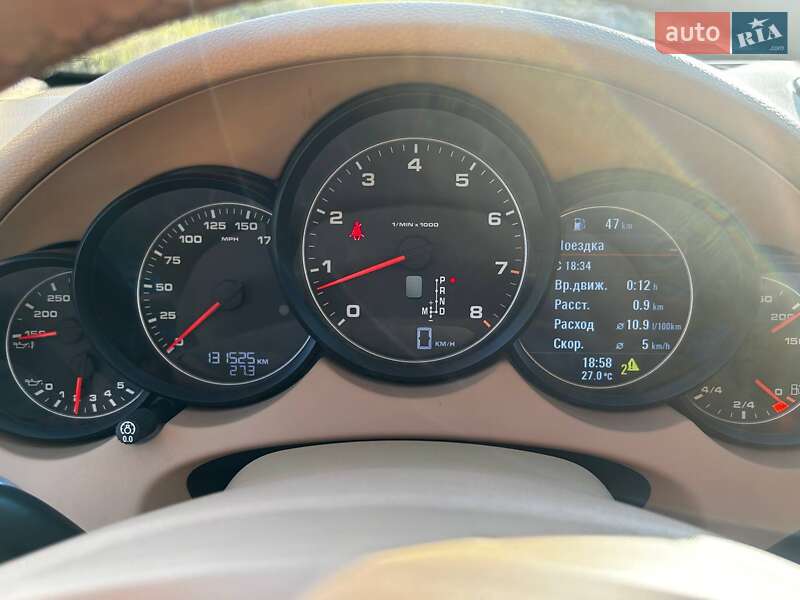 Позашляховик / Кросовер Porsche Cayenne 2013 в Харкові