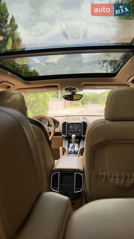 Внедорожник / Кроссовер Porsche Cayenne 2011 в Ужгороде
