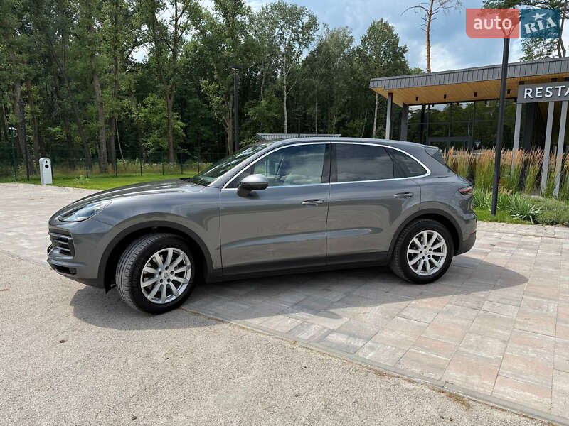 Внедорожник / Кроссовер Porsche Cayenne 2020 в Киеве