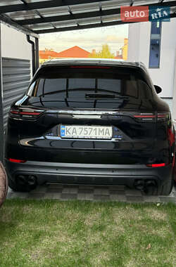 Внедорожник / Кроссовер Porsche Cayenne 2019 в 
