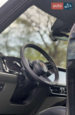 Внедорожник / Кроссовер Porsche Cayenne 2023 в 