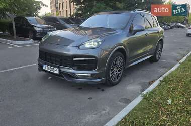 Внедорожник / Кроссовер Porsche Cayenne 2016 в 
