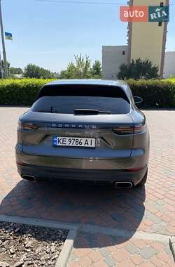 Внедорожник / Кроссовер Porsche Cayenne 2019 в 