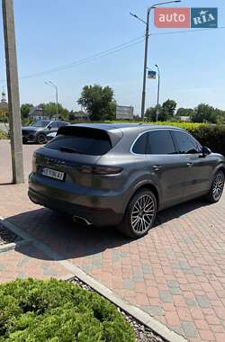 Внедорожник / Кроссовер Porsche Cayenne 2019 в 