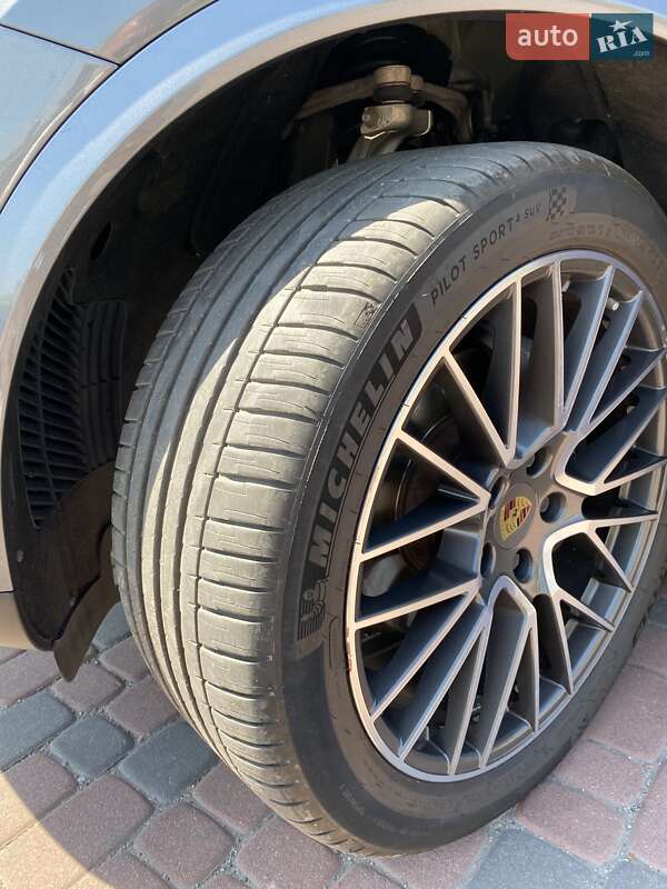 Внедорожник / Кроссовер Porsche Cayenne 2019 в Павлограде