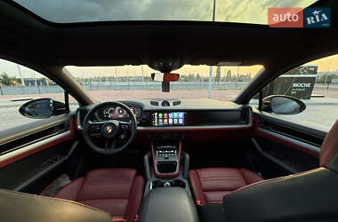 Внедорожник / Кроссовер Porsche Cayenne 2023 в 