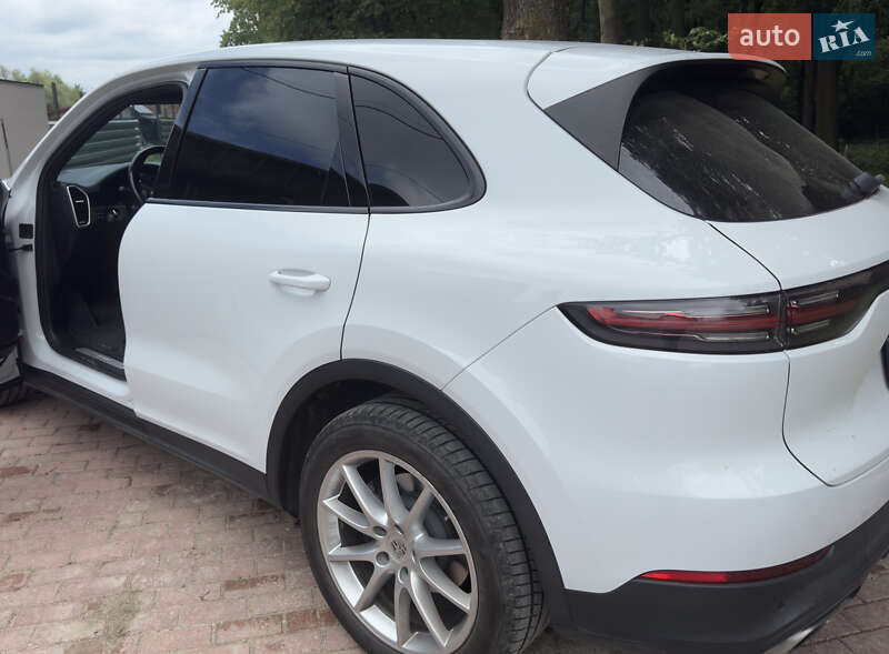 Позашляховик / Кросовер Porsche Cayenne 2018 в Львові