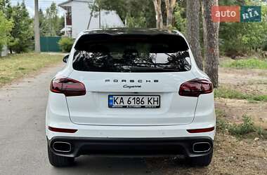 Позашляховик / Кросовер Porsche Cayenne 2013 в 