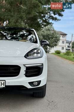 Позашляховик / Кросовер Porsche Cayenne 2013 в 