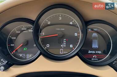 Позашляховик / Кросовер Porsche Cayenne 2013 в 
