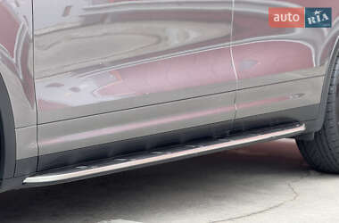 Позашляховик / Кросовер Porsche Cayenne 2012 в 