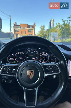 Внедорожник / Кроссовер Porsche Cayenne 2018 в 