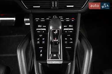 Внедорожник / Кроссовер Porsche Cayenne 2018 в 