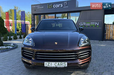 Внедорожник / Кроссовер Porsche Cayenne 2018 в 